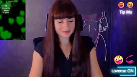 Caroline online show from 09/26/25, 05:44