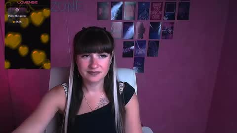 Snapshot of karolina_mia chatting on 06/28/26, 05:46 Caroline online show from 06/28/26, 05:46