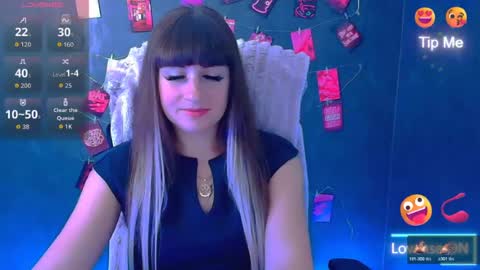Snapshot of karolina_mia chatting on 07/07/26, 05:54 Caroline online show from 07/07/26, 05:54