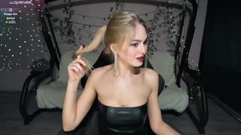 KarolinaHayes online show from 04/10/26, 06:34