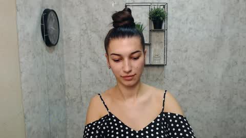 Karolina online show from 01/14/25, 01:28