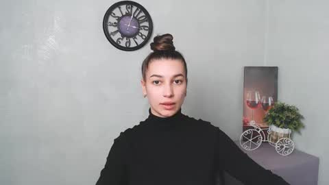 Karolina online show from 02/13/25, 10:02