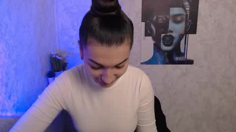 Karolina online show from 11/26/25, 06:58