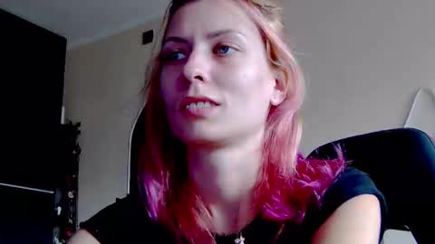 karoline121 online show from 10/18/25, 11:00