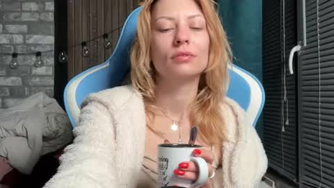 karoline121 online show from 02/15/26, 04:53