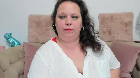 Snapshot of karolinejoyy chatting on 01/17/25, 09:39 KarolineJoyy online show from 01/17/25, 09:39