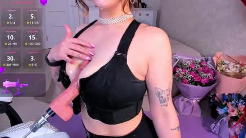 karolineneuer online show from 03/09/25, 12:53