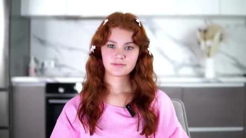 lina online show from 11/18/25, 12:31