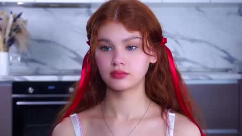 lina online show from 12/16/25, 12:10