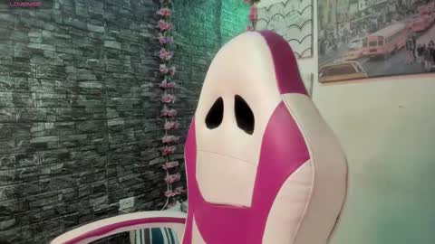 KAROLL online show from 10/23/25, 12:37