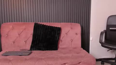 karolwest_ online show from 01/13/26, 11:59