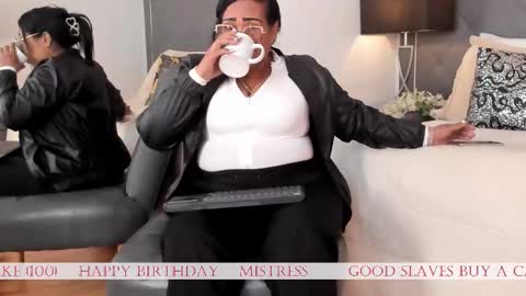 karolwest_ online show from 02/21/26, 12:28