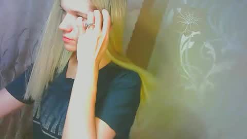 Caroline Fox online show from 09/10/25, 10:15