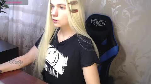 Caroline Fox online show from 03/01/26, 09:11