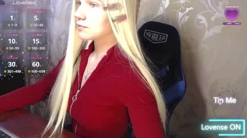 Caroline Fox online show from 03/05/26, 11:39