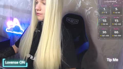 Caroline Fox online show from 03/14/26, 09:04