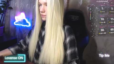 Caroline Fox online show from 03/18/26, 10:07