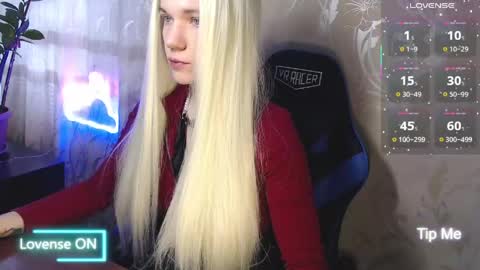 Caroline Fox online show from 03/22/26, 08:07