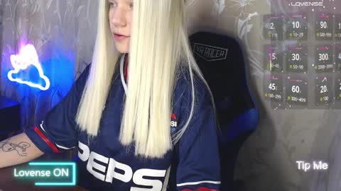 Caroline Fox online show from 04/01/26, 09:43