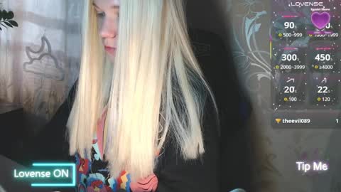 Caroline Fox online show from 04/03/26, 08:45