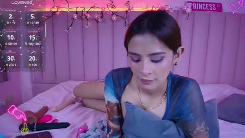 Snapshot of karriewatson chatting on 11/08/25, 08:18 Greta Brown online show from 11/08/25, 08:18