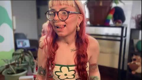 Snapshot of karterspice chatting on 10/27/25, 01:15 Karter online show from 10/27/25, 01:15