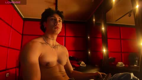 Snapshot of karybig3 chatting on 03/08/25, 04:23 ---Kary--- online show from 03/08/25, 04:23