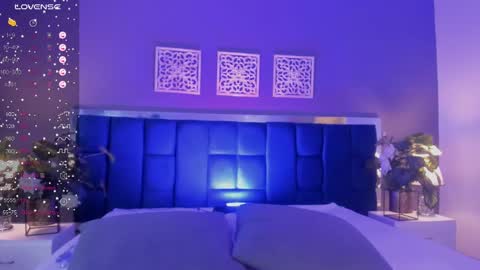 Snapshot of kasey___ chatting on 12/14/24, 06:02 kasey online show from 12/14/24, 06:02