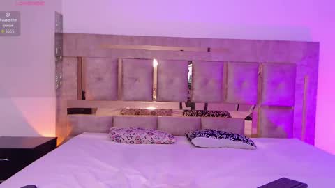 Snapshot of kasey___ chatting on 09/14/25, 05:39 kasey online show from 09/14/25, 05:39