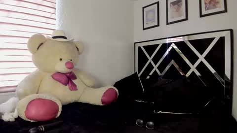 Kasie lopez online show from 09/26/25, 07:18