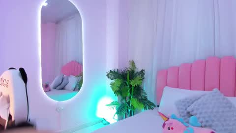 Snapshot of kassandr4_ chatting on 11/14/25, 06:50 Kassy online show from 11/14/25, 06:50