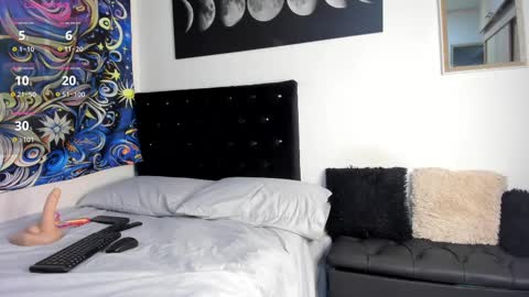 Kassandra  online show from 02/11/25, 10:59