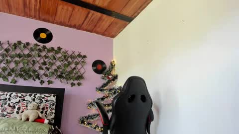 kassandra james online show from 01/02/25, 02:13