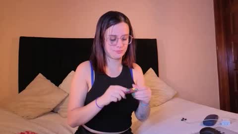 kassandra james online show from 11/30/25, 04:22