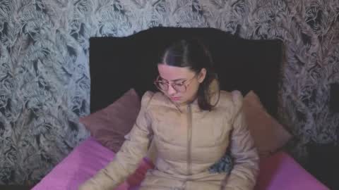 kassandra james online show from 01/09/26, 01:03