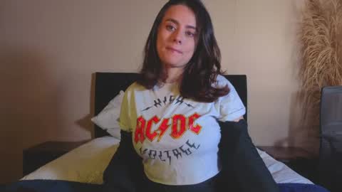 Snapshot of kassandra_james chatting on 07/16/26, 02:45 kassandra james online show from 07/16/26, 02:45