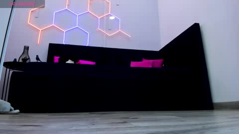 kat__cat online show from 11/27/25, 08:49