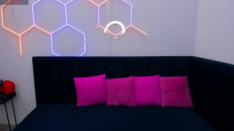 kat__cat online show from 04/14/26, 01:33