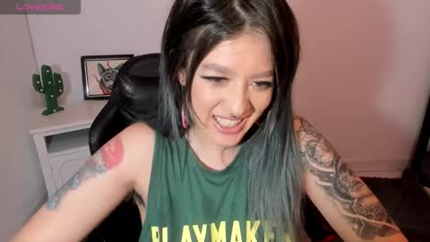 Alicia online show from 10/25/25, 03:58