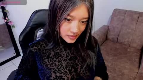 Snapshot of kat_apple chatting on 06/11/26, 02:53 Alicia online show from 06/11/26, 02:53