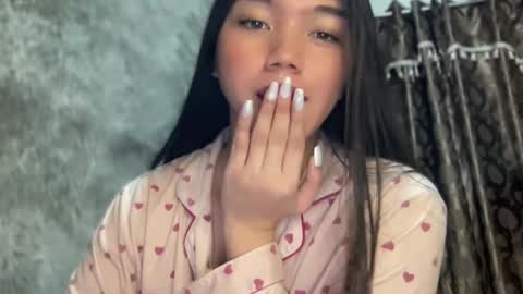 Snapshot of kat_hollandx chatting on 01/21/25, 03:43 Majesty online show from 01/21/25, 03:43