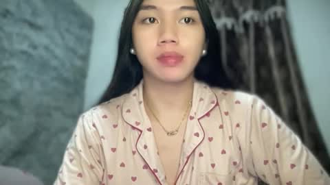 Snapshot of kat_hollandx chatting on 02/05/25, 04:47 Majesty online show from 02/05/25, 04:47