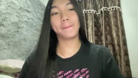 Snapshot of kat_hollandx chatting on 02/15/25, 03:39 Majesty online show from 02/15/25, 03:39
