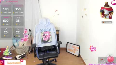 Kat       online show from 12/01/24, 10:43