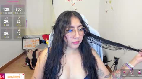 Kat       online show from 10/05/25, 02:26