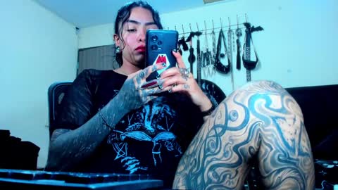 Kat online show from 01/11/25, 04:59