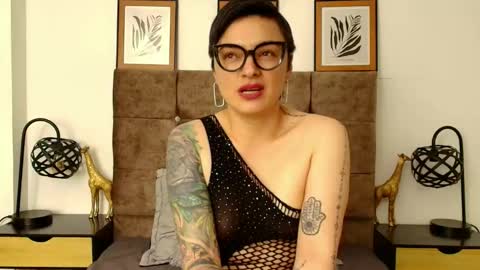 kat paradisse online show from 10/25/25, 08:47