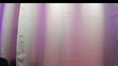 INDEPENDENT MODEL online show from 05/12/26, 07:33