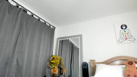 Kataleya online show from 01/16/25, 11:48