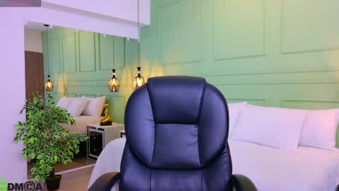 Kat online show from 04/23/26, 11:42